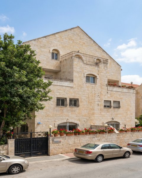 building house faithful 1350x1800