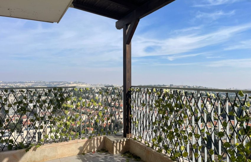 79f6225d a26d 494b 8d1c db39283a8758