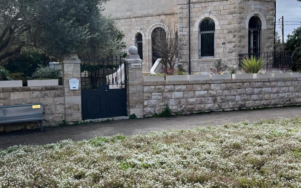 20568bfd de9b 498b a2b0 fd8519a31e12