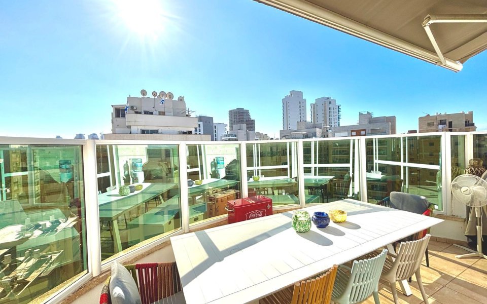 58583da8 4253 4b4c af40 fd911048b160